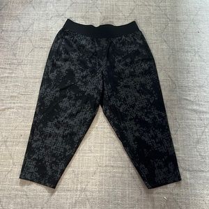 Torrid Black/Gray Ankle Walking Pants Size 2